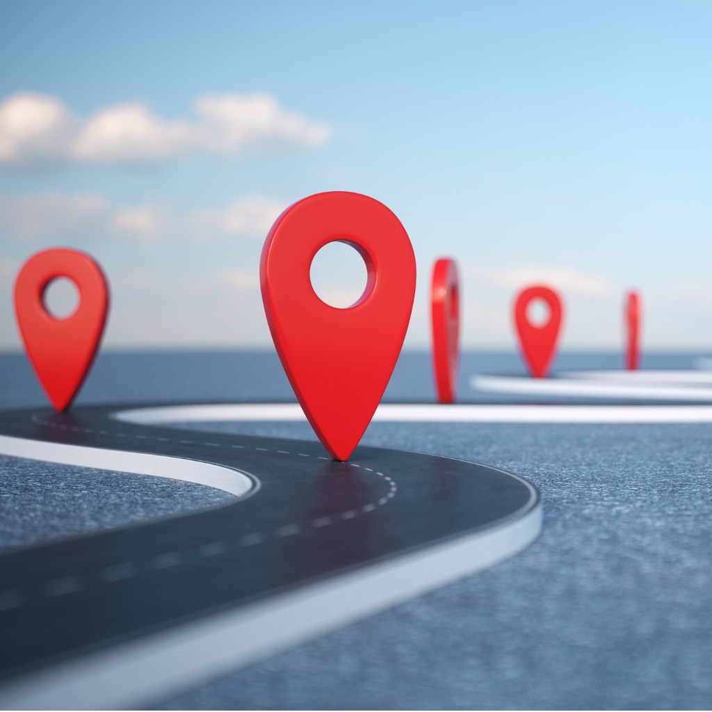 road-way-location-infographic-with-pin-pointers-road-way-with-red-picture-id1023085362
